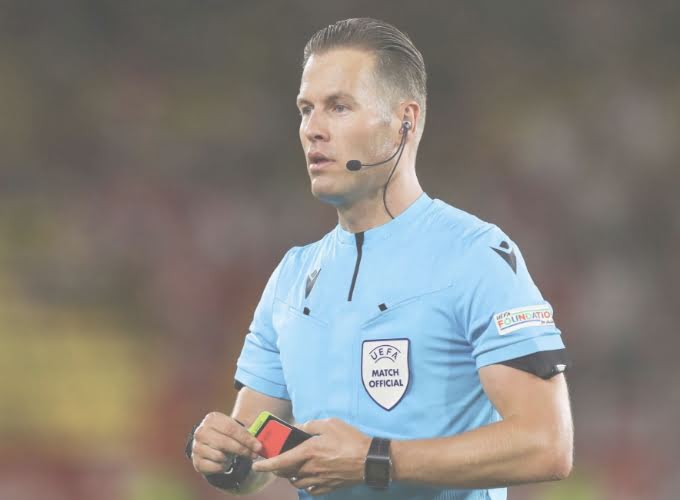 Ik heb als VAR soms echt wel stress